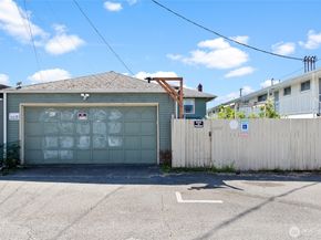 2507 Rucker Avenue, Everett WA 98201