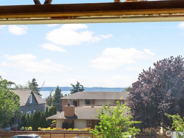 2507 Rucker Avenue, Everett WA 98201