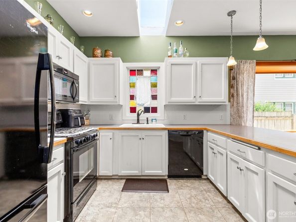 2507 Rucker Avenue, Everett WA 98201