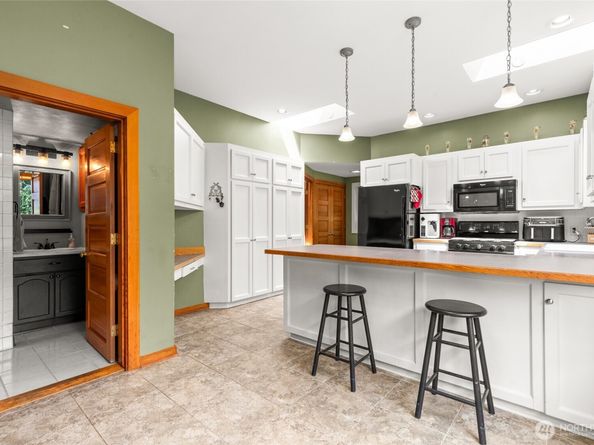 2507 Rucker Avenue, Everett WA 98201