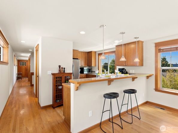 4415 40th Avenue SW, Seattle WA 98116