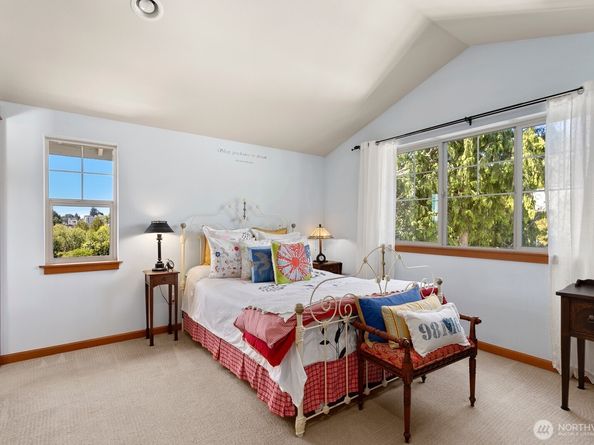 4415 40th Avenue SW, Seattle WA 98116