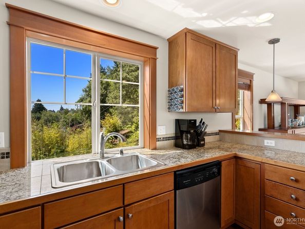 4415 40th Avenue SW, Seattle WA 98116