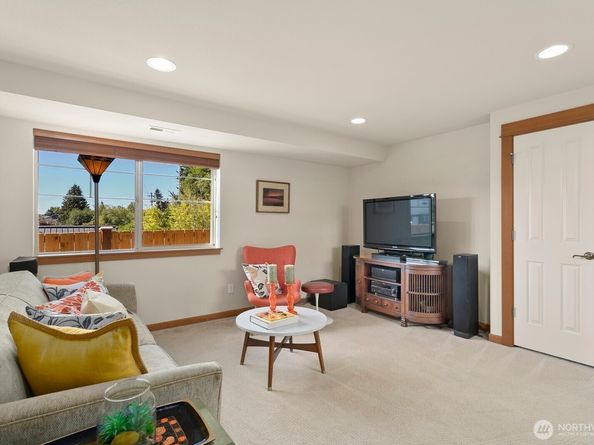 4415 40th Avenue SW, Seattle WA 98116