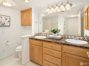 4535 Providence Point Place SE 202, Issaquah WA 98029