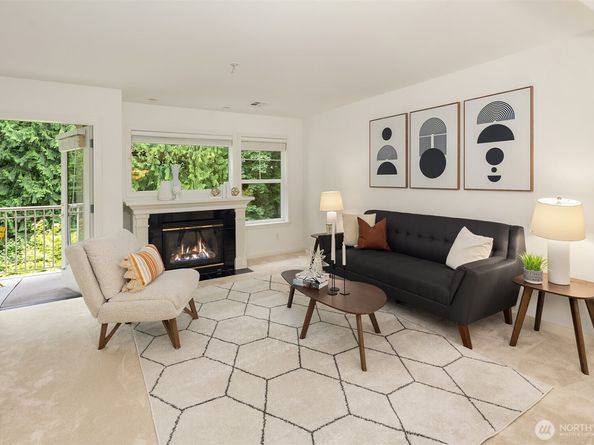 4535 Providence Point Place SE 202, Issaquah WA 98029