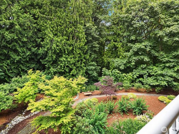 4535 Providence Point Place SE 202, Issaquah WA 98029