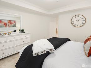 4535 Providence Point Place SE 202, Issaquah WA 98029