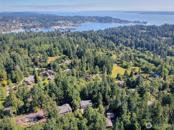 4740 Rose Avenue NE, Bainbridge Island WA 98110