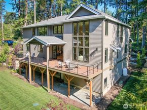4740 Rose Avenue NE, Bainbridge Island WA 98110