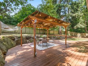 2127 170th Avenue NE, Bellevue WA 98008