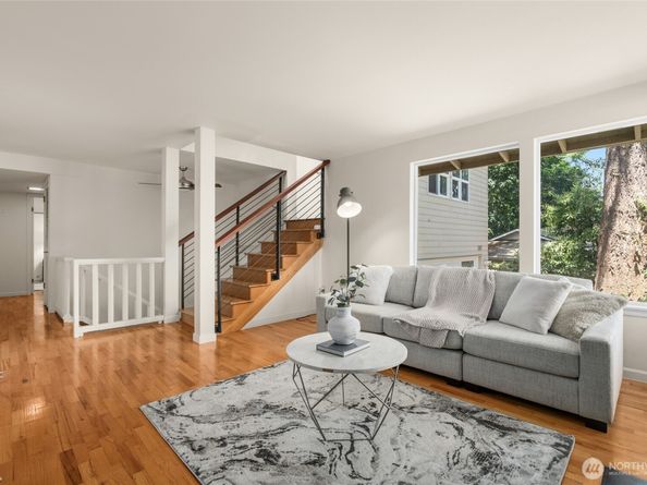 2127 170th Avenue NE, Bellevue WA 98008