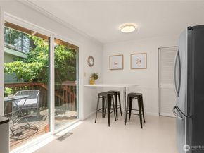 2127 170th Avenue NE, Bellevue WA 98008