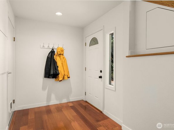 2127 170th Avenue NE, Bellevue WA 98008