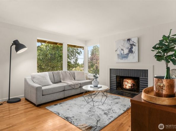 2127 170th Avenue NE, Bellevue WA 98008