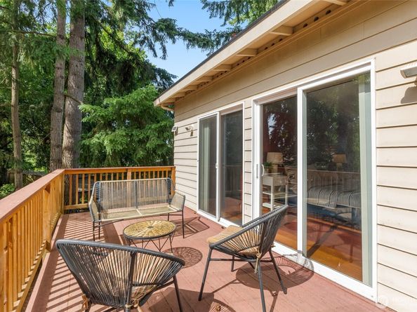 2127 170th Avenue NE, Bellevue WA 98008