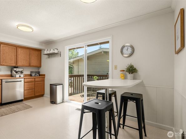 2127 170th Avenue NE, Bellevue WA 98008