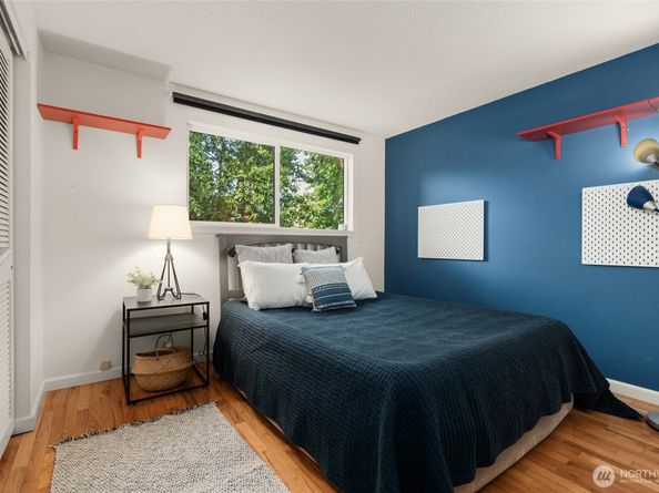 2127 170th Avenue NE, Bellevue WA 98008