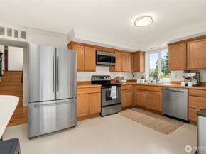 2127 170th Avenue NE, Bellevue WA 98008