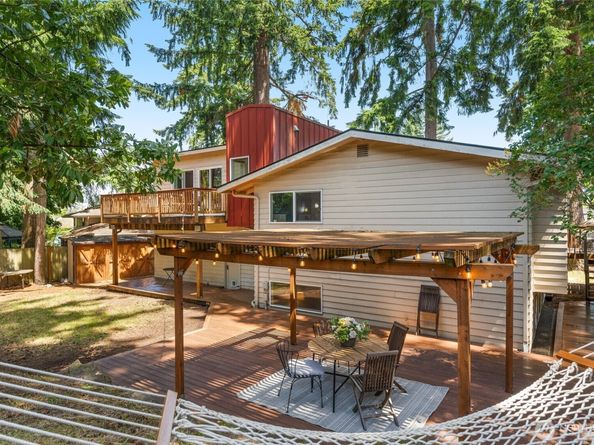 2127 170th Avenue NE, Bellevue WA 98008