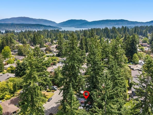 2127 170th Avenue NE, Bellevue WA 98008