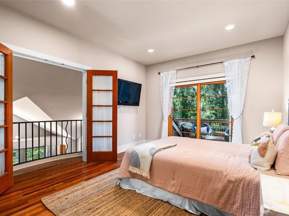 13730 Main Street, Bellevue WA 98005