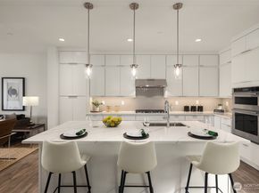 10824 (HS 79) 120TH Lane NE B, Kirkland WA 98033