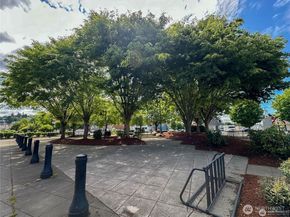 225 Logan Avenue S 106, Renton WA 98057