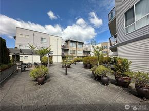 225 Logan Avenue S 106, Renton WA 98057