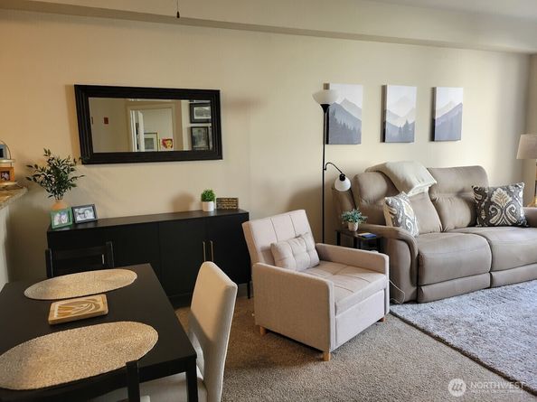 225 Logan Avenue S 106, Renton WA 98057