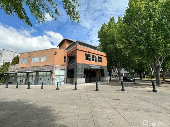 225 Logan Avenue S 106, Renton WA 98057