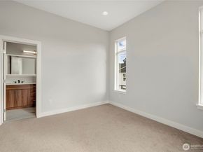 18717 68th Avenue NE 103, Kenmore WA 98028