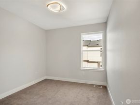 18717 68th Avenue NE 103, Kenmore WA 98028