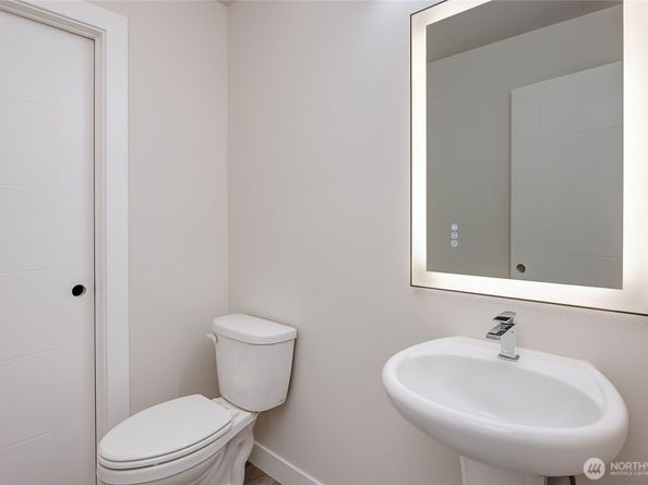 18717 68th Avenue NE 103, Kenmore WA 98028