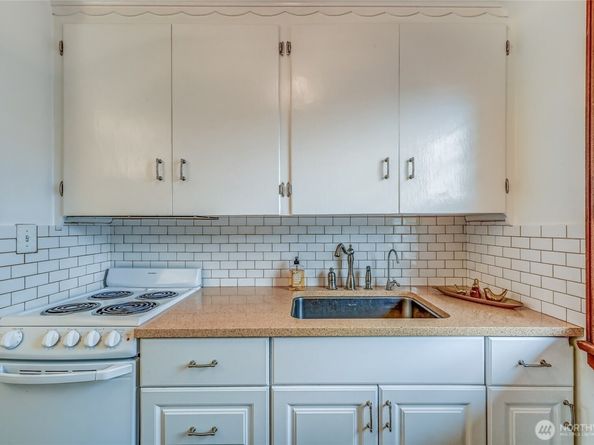 7868 Green Lake Drive N Unit 9, Seattle WA 98103