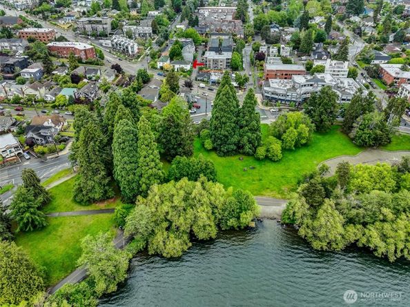 7868 Green Lake Drive N Unit 9, Seattle WA 98103
