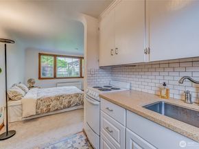 7868 Green Lake Drive N Unit 9, Seattle WA 98103