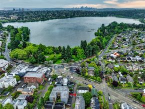 7868 Green Lake Drive N Unit 9, Seattle WA 98103
