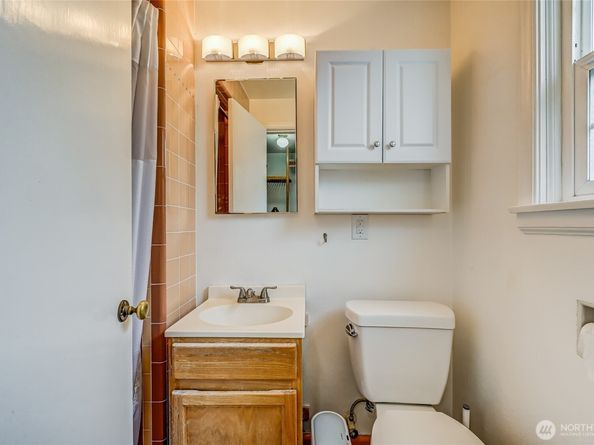 7868 Green Lake Drive N Unit 9, Seattle WA 98103