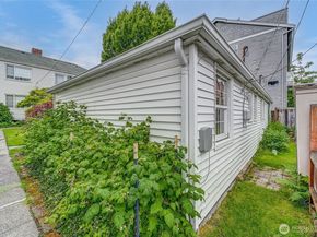 7868 Green Lake Drive N Unit 9, Seattle WA 98103