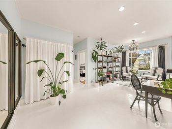 1107 E Denny Way
