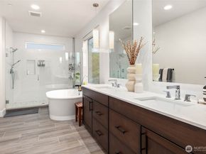 3809 163rd Avenue SE, Bellevue WA 98008