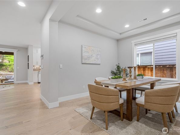7230 NE 129th St, Kirkland WA 98034