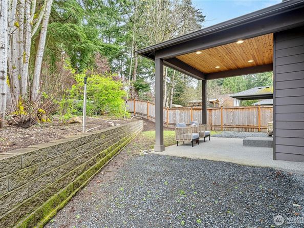 7230 NE 129th St, Kirkland WA 98034
