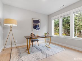 7230 NE 129th St, Kirkland WA 98034