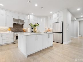 7230 NE 129th St, Kirkland WA 98034