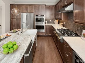 10823 (HS 94) 120TH Lane NE E, Kirkland WA 98033