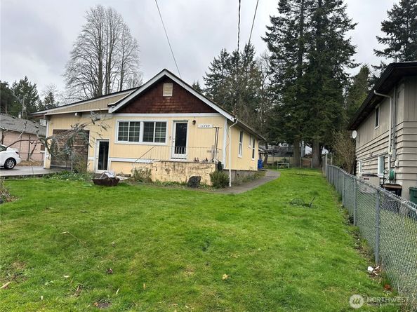 11709 26th Avenue NE, Seattle WA 98125