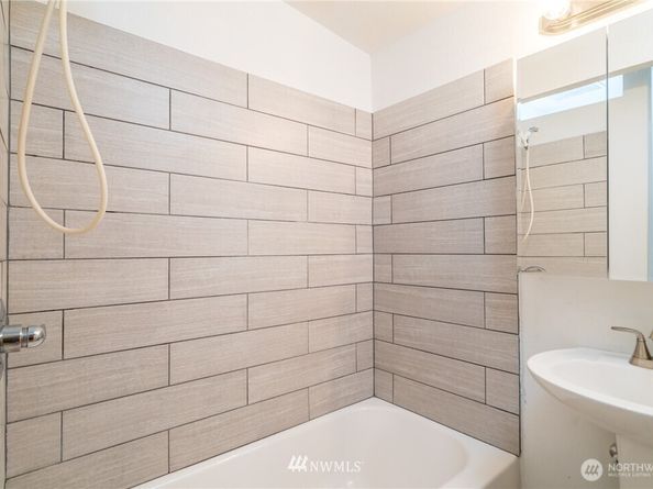 11709 26th Avenue NE, Seattle WA 98125
