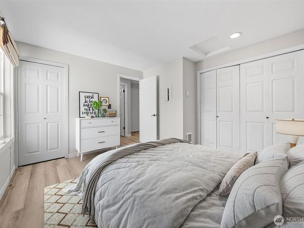 12025 SE 60th Street B, Bellevue WA 98006